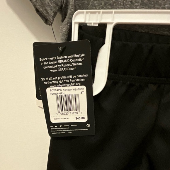 NWT NIKE BOYS 2 PIECE SET 2T - Picture 3 of 3